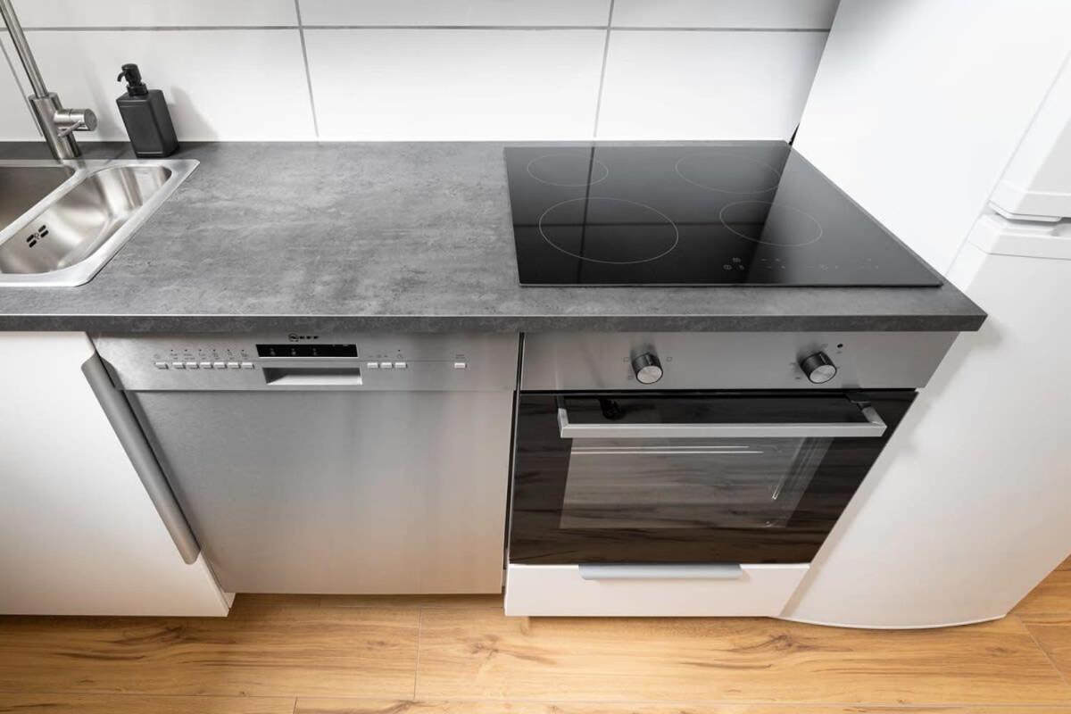 Big Central Apartment Near Rotkreuzplatz With 3 Bedroom For 12 Pax München Exterior foto